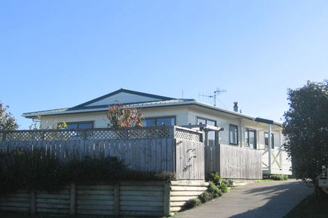 Photo of property in 4 Ross Grove, Paraparaumu, 5032