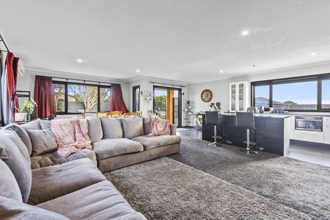 Photo of property in 15a Carthew Street, Okato, 4335