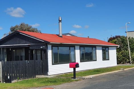 Photo of property in 9 Beach Road, Glenbrook, Waiuku, 2681