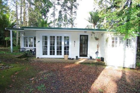 Photo of property in 57 Otitori Bay Road, Titirangi, Auckland, 0604