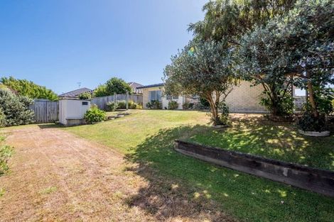 Photo of property in 25 San Priamo Place, Paraparaumu Beach, Paraparaumu, 5032
