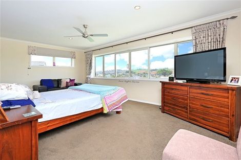 Photo of property in 17 Bob Craig Place, Pukekohe, 2120