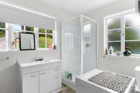 Photo of property in 43b Hook Road, Paparoa, 0571