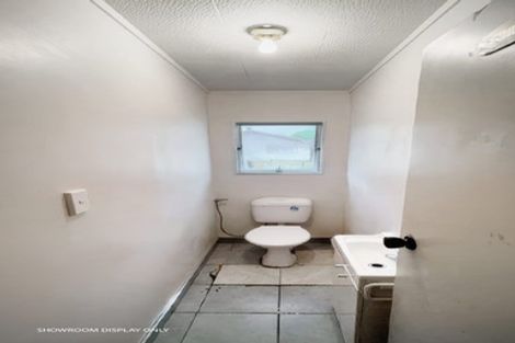 Photo of property in 1 Ballial Place, West Harbour, Auckland, 0618