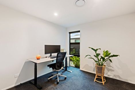 Photo of property in 12 Mackillop Way, Brooklands, New Plymouth, 4310