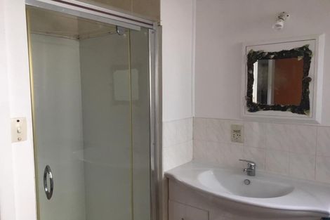 Photo of property in 1/51 Ellice Road, Totara Vale, Auckland, 0629