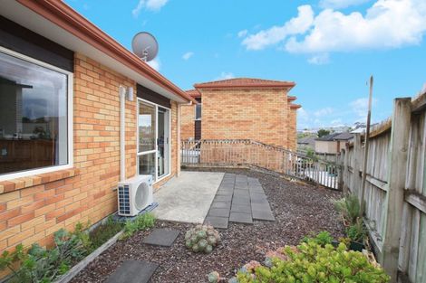 Photo of property in 26 Lismore Way, Oteha, Auckland, 0632
