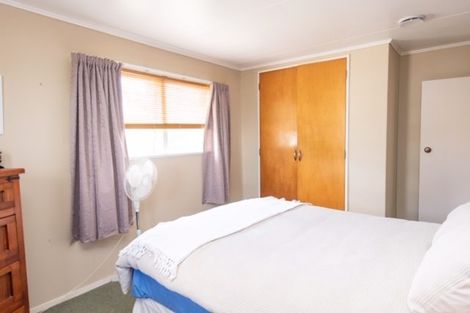 Photo of property in 15 Egmont Place, Westbrook, Palmerston North, 4412