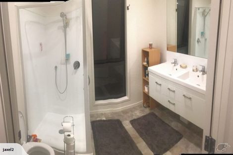 Photo of property in 29 Deverell Place, Northcross, Auckland, 0632