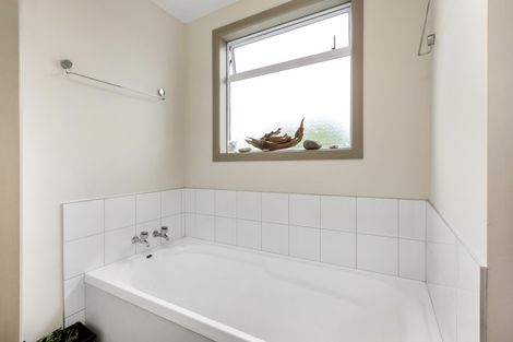 Photo of property in 24b Manukau Road, Raglan, 3225