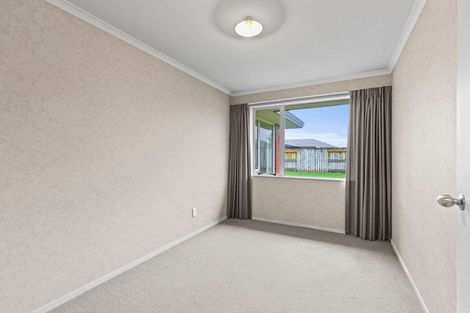 Photo of property in 5 Boston Parade, Kelvin Grove, Palmerston North, 4414