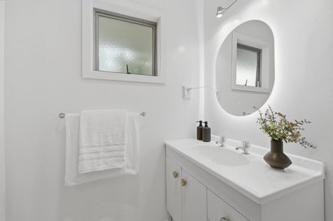 Photo of property in 15/83 Lake Road, Devonport, Auckland, 0622