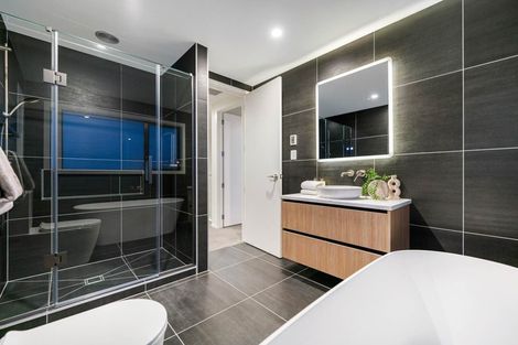 Photo of property in 29 Kumukumu Road, Long Bay, Auckland, 0630