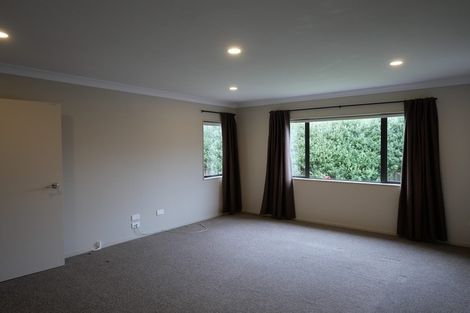 Photo of property in 27 Greig Place, Pukekohe, 2120