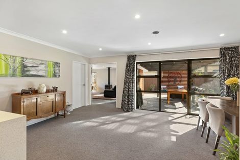 Photo of property in 10 Fuchsia Place, Halswell, Christchurch, 8025