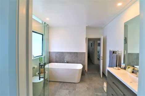 Photo of property in 70 Leeward Drive, Whitianga, 3510