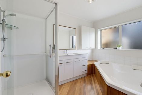 Photo of property in 36 Stewart Gibson Place, Manurewa, Auckland, 2105