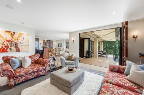 Photo of property in 2 Glenoaks Rise, Mellons Bay, Auckland, 2014