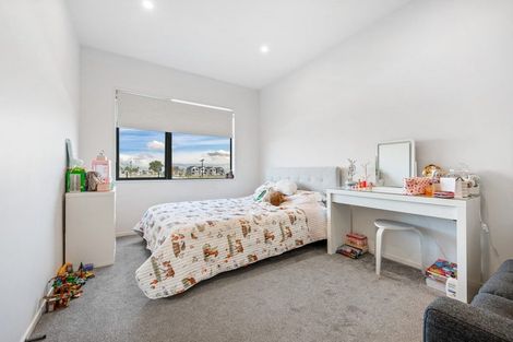 Photo of property in 6 Coast Garden Drive, Hobsonville, Auckland, 0616