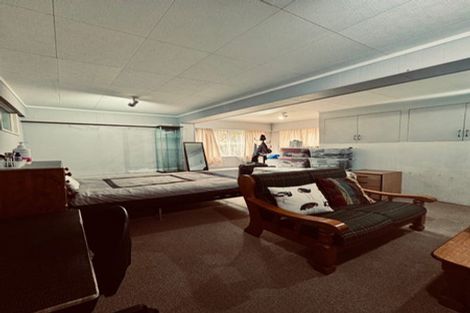 Photo of property in 4 Ayton Drive, Totara Vale, Auckland, 0629