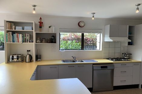 Photo of property in 11 Renata Road, Otaki, 5512