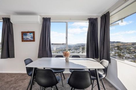 Photo of property in 63 Ruskin Road, Newlands, Wellington, 6037