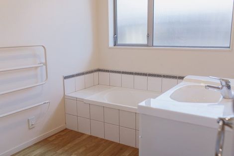 Photo of property in 102 Weggery Drive, Waikanae Beach, Waikanae, 5036