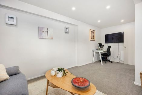 Photo of property in 1/66 Browns Bay Road, Rothesay Bay, Auckland, 0630