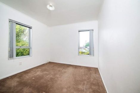 Photo of property in 33 Sunnynook Road, Forrest Hill, Auckland, 0620