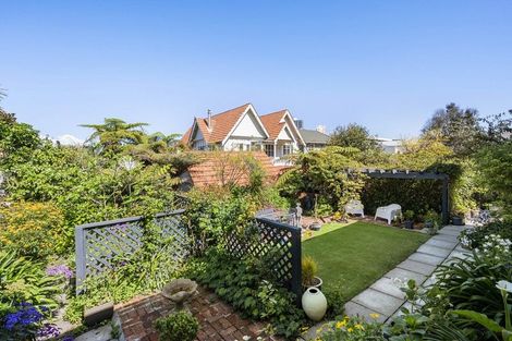 Photo of property in 18 Burnell Avenue, Thorndon, Wellington, 6011