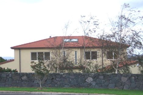 Photo of property in 15 Burgundy Park Avenue, Henderson, Auckland, 0612