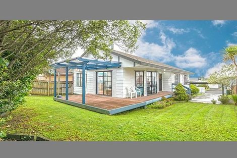 Photo of property in 2/16 De Quincey Terrace, Highland Park, Auckland, 2010