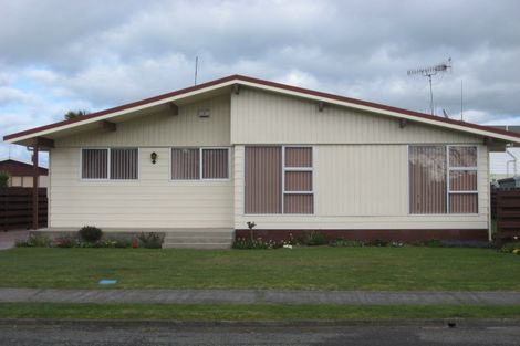 Photo of property in 20 Tawhara Place, Edgecumbe, 3120