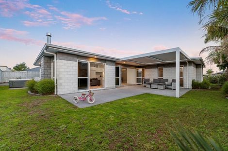 Photo of property in 7 Raiha Street, Papamoa Beach, Papamoa, 3118
