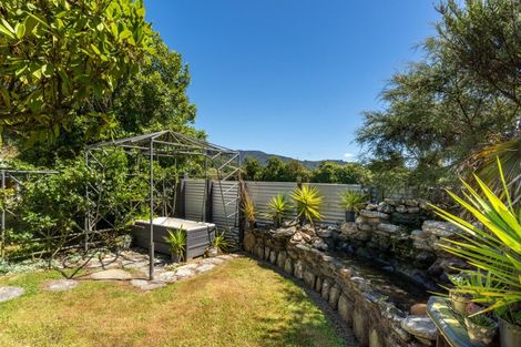 Photo of property in 1406 Queen Charlotte Drive, Linkwater, Picton, 7281