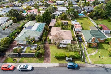 Photo of property in 14 Ward Crescent, Te Atatu Peninsula, Auckland, 0610