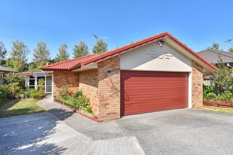Photo of property in 42 Tussock Avenue, Mangere, Auckland, 2022
