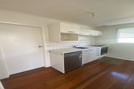 Photo of property in 20 Craigbank Avenue, New Lynn, Auckland, 0600