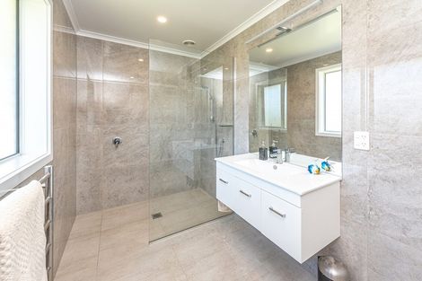 Photo of property in 37 Golf Vue Place, Castlecliff, Whanganui, 4501