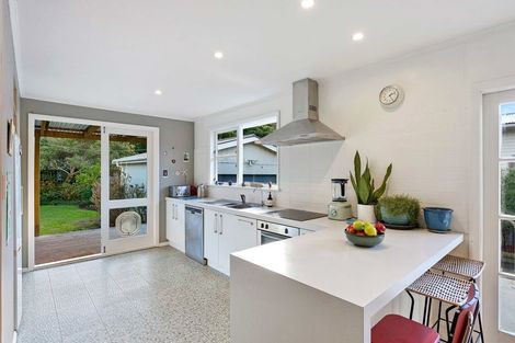 Photo of property in 13 Glen Road, Raumati South, Paraparaumu, 5032