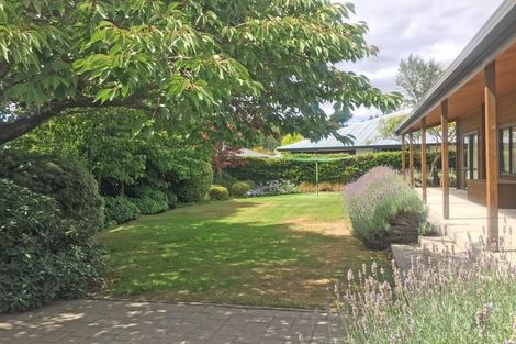 Photo of property in 21 Meadowstone Drive, Wanaka, 9305