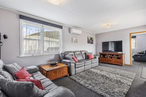 Photo of property in 51 Parenga Street, Wainuiomata, Lower Hutt, 5014