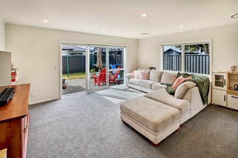 Photo of property in 28 Cynisca Crescent, Wallaceville, Upper Hutt, 5018