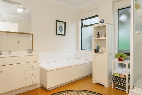 Photo of property in 117 Wakeman Road, Acacia Bay, Taupo, 3330