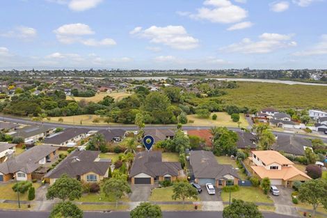 Photo of property in 33 Croftview Road, Wattle Downs, Auckland, 2103
