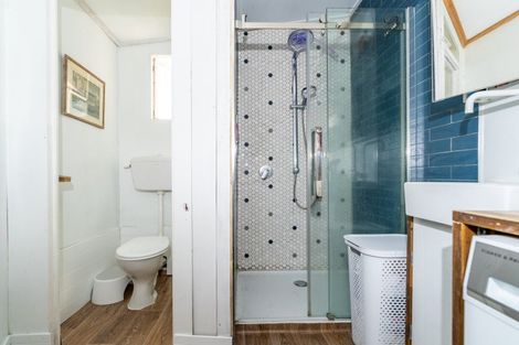 Photo of property in 32 Government Road, Raglan, 3225