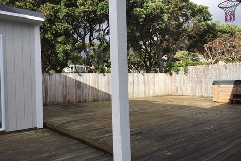 Photo of property in 19a Mantell Street, Seatoun, Wellington, 6022