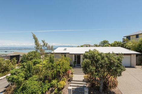 Photo of property in 2 Commodore Place, Britannia Heights, Nelson, 7010