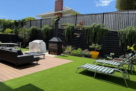 Photo of property in 2 Nga Tutu Place, Belmont, Auckland, 0622