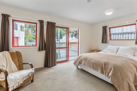 Photo of property in 13 Bracken Street, New Plymouth, 4310